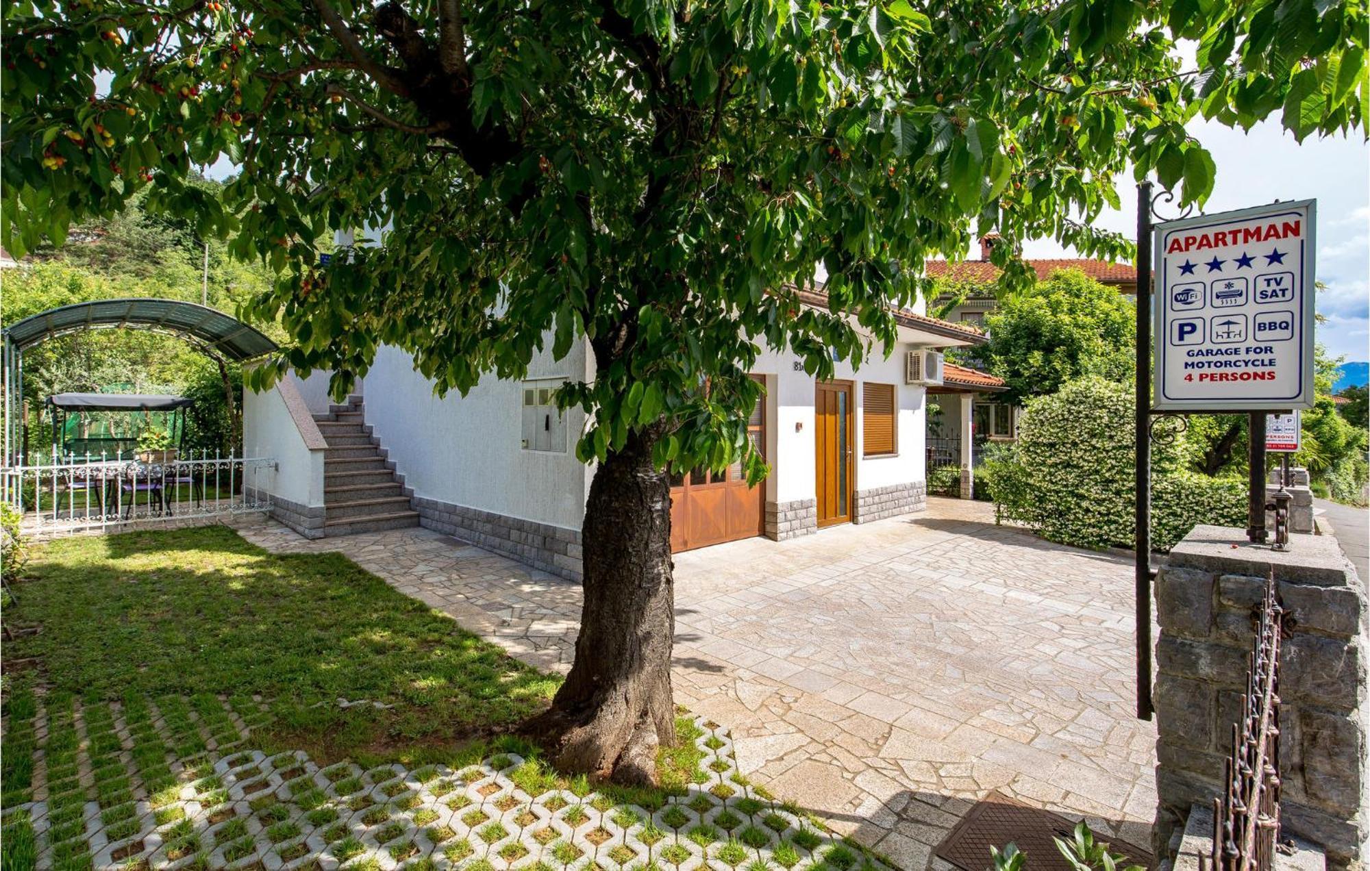 2 Bedroom Beautiful Apartment In Rukavac Exterior photo