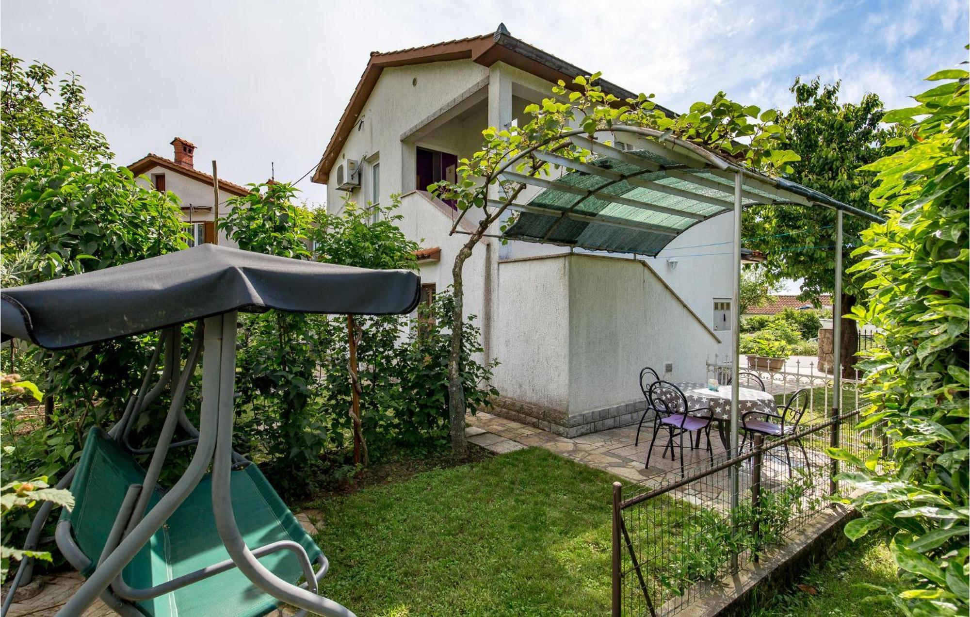 2 Bedroom Beautiful Apartment In Rukavac Exterior photo